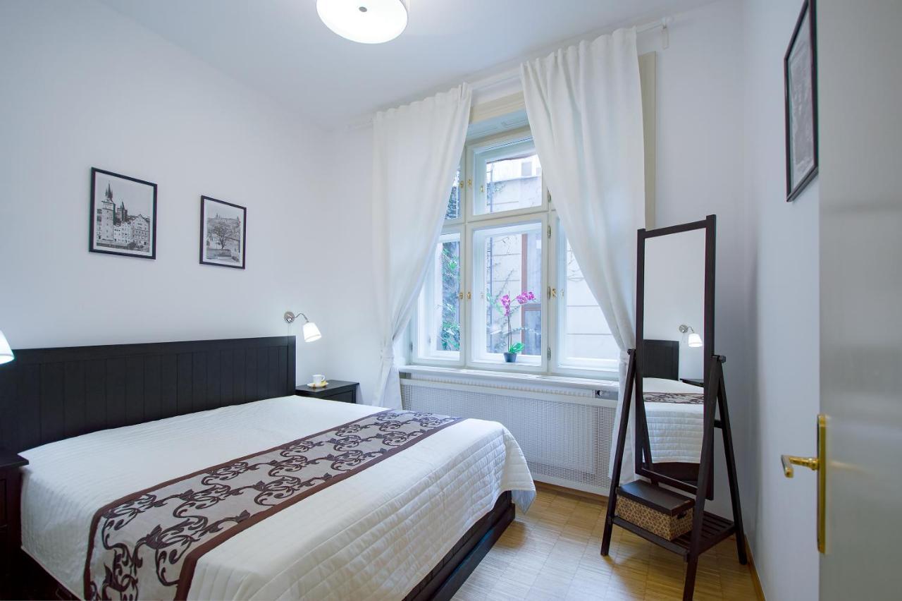 Modern Apartment Charvatova Prag Exterior foto