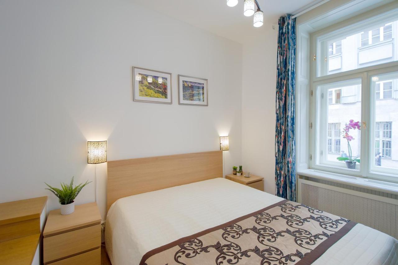 Modern Apartment Charvatova Prag Exterior foto